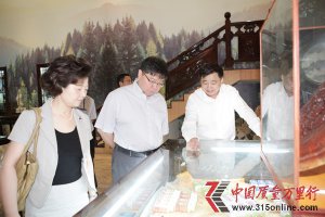 張國(guó)華視察安惠感受靈芝文化 盛贊低調(diào)務(wù)實(shí)穩(wěn)健發(fā)展