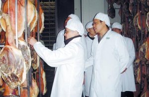 義烏局工作人員做好產(chǎn)品質(zhì)量安全管理