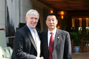 王勇會(huì)見美國負(fù)責(zé)經(jīng)濟(jì)事務(wù)副國務(wù)卿霍馬茨